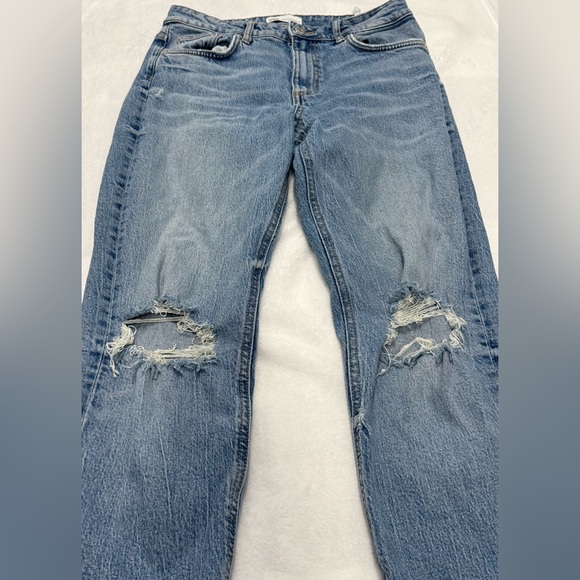 Zara (US6) Distressed Straight Leg Jeans in Light Blue - Picture 3 of 9